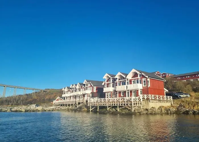 Sjohus Ved Tjeldsundet - House By The Sea