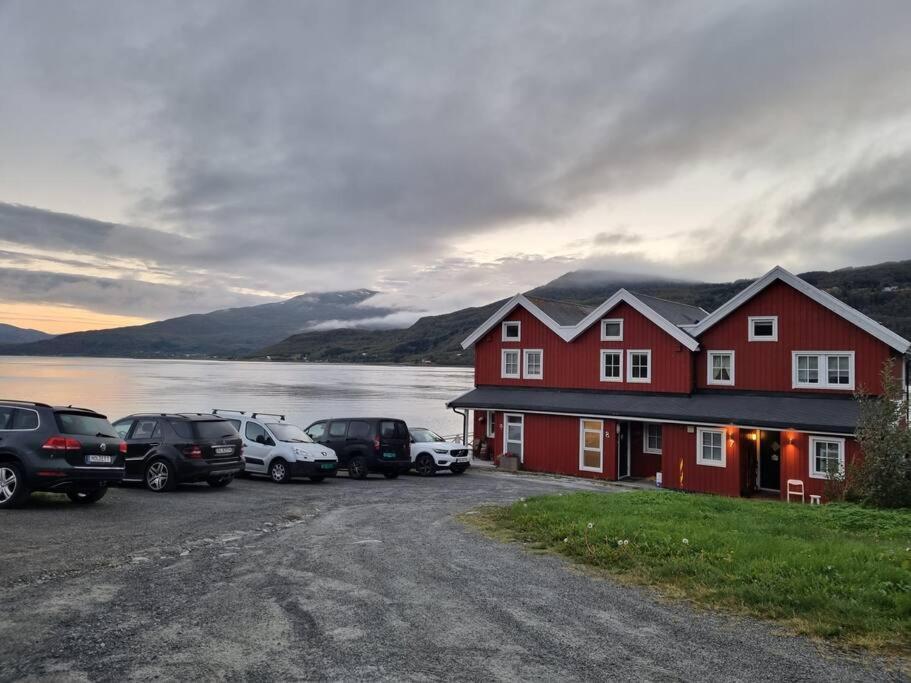 Sjohus Ved Tjeldsundet - House By The Sea * Evenskjer