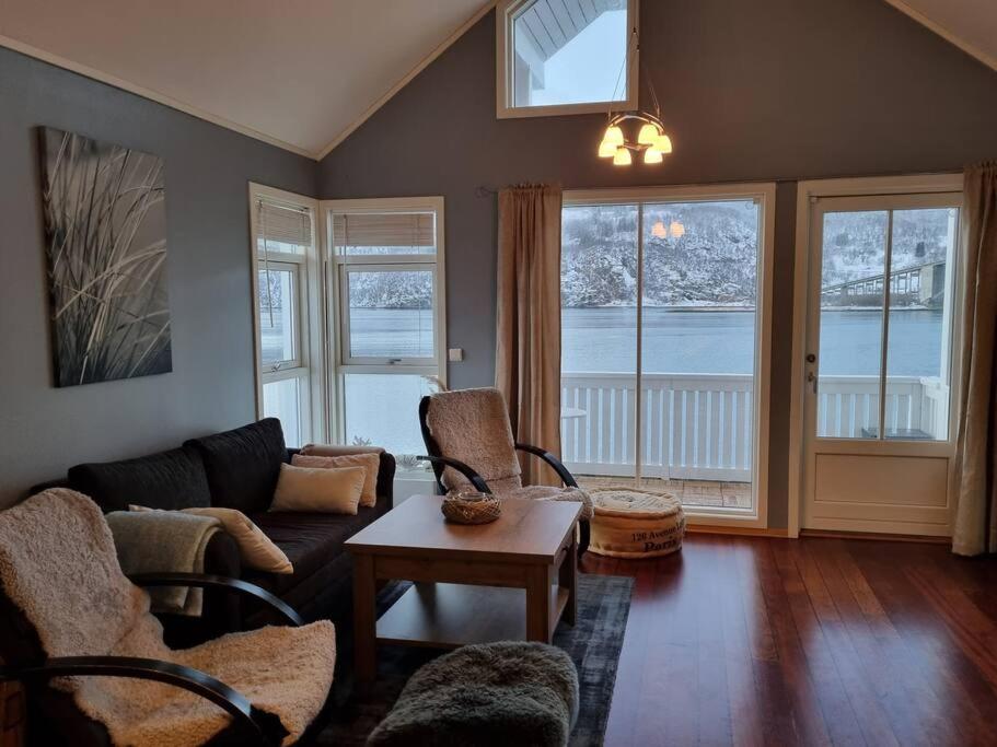 Sjohus Ved Tjeldsundet - House By The Sea Holiday home